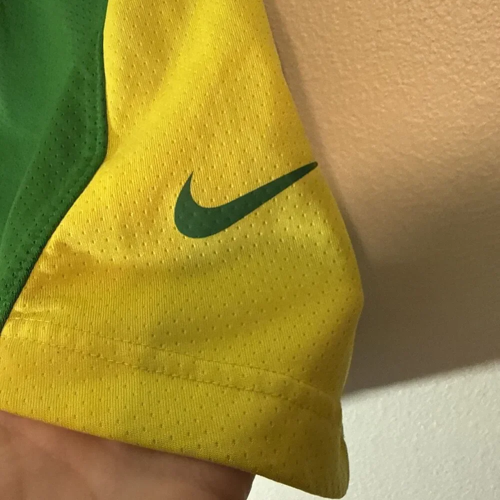 Nike Oregon Ducks Men's Basketball Shorts - Size Medium